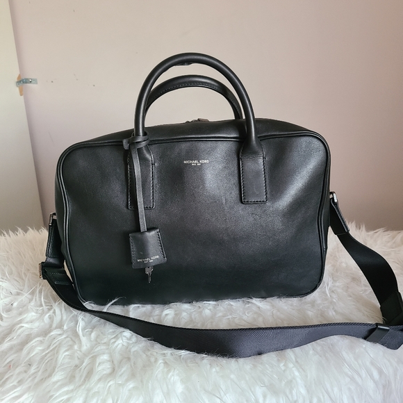 Michael Kors Handbags - Michael kors leather crossbody bag